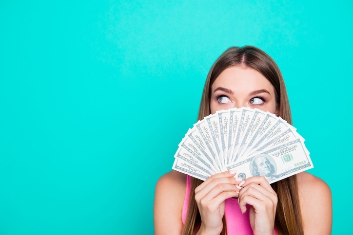 fille femme argent billets